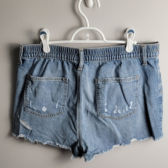 Women's Distressed Denim Shorts - Picture 2 of 3